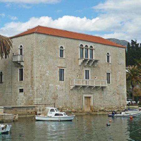 Apartment Dajana Near The Beach Kastela Exterior photo